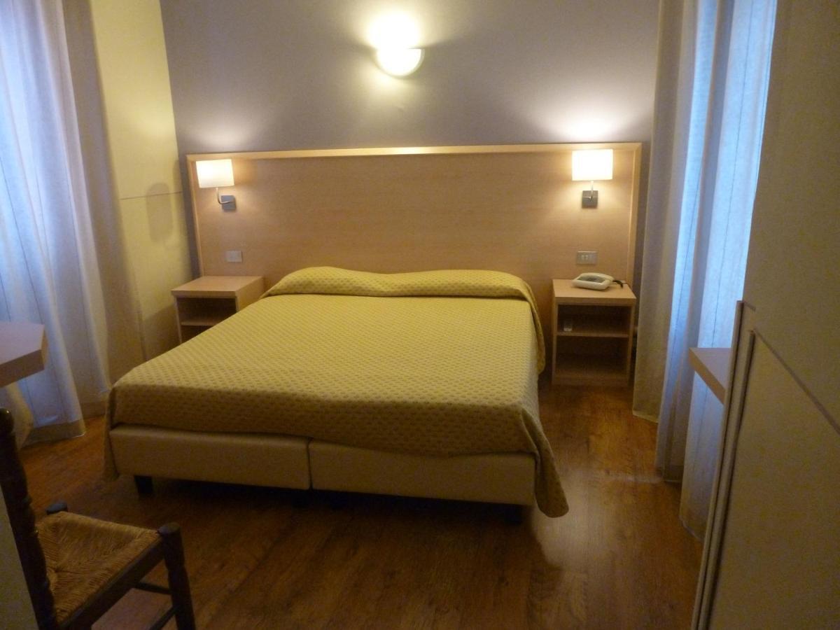 Hotel Da Cesare ストレーザ 部屋 写真